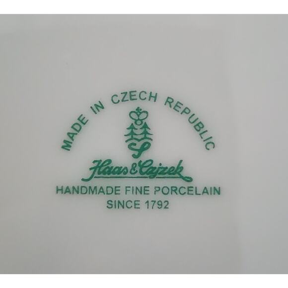 COLLECTOR PLATE-HAAS & CAJZEK-Porcelain-Bisque-Hand Painted-Signed-Flower Cart - Picture 9 of 10